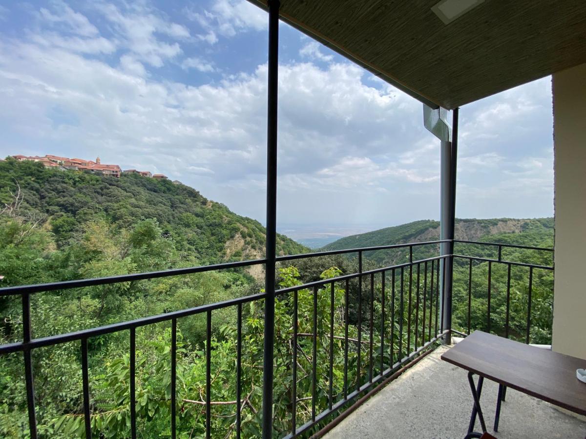 Lia'S Guest House Sighnaghi Ngoại thất bức ảnh